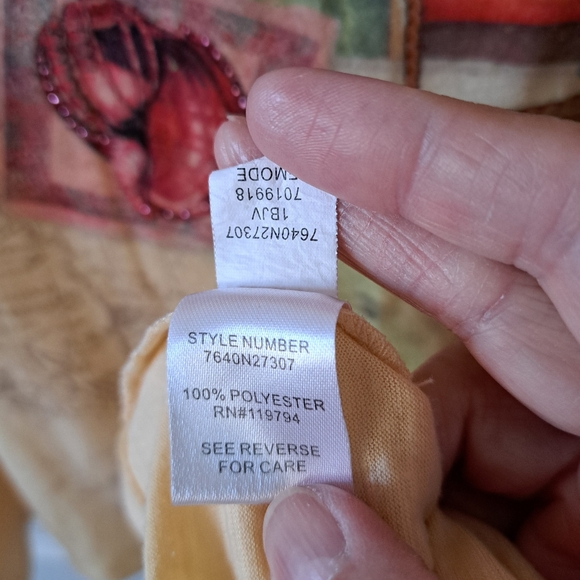 Long tunic T-shirt size 1X. Floral with beading. - Picture 4 of 4